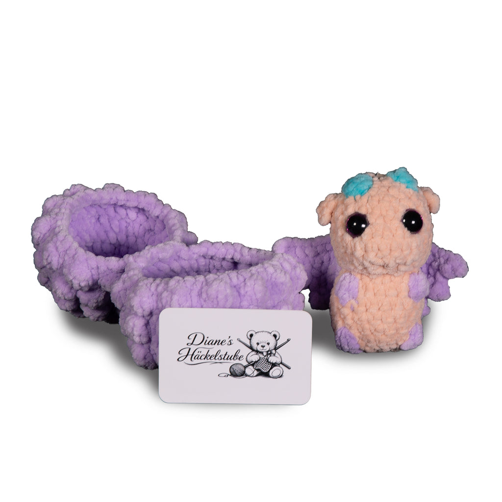 Babydrache mit Ei