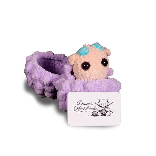 Babydrache mit Ei